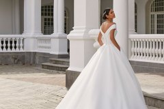 Farrah-Wedding-Dress-Pronovias-Willow-Grace-Bridal-Peterborough-Stamford-Lincolnshire-2